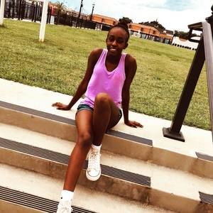 Meet your Posher, Deniah